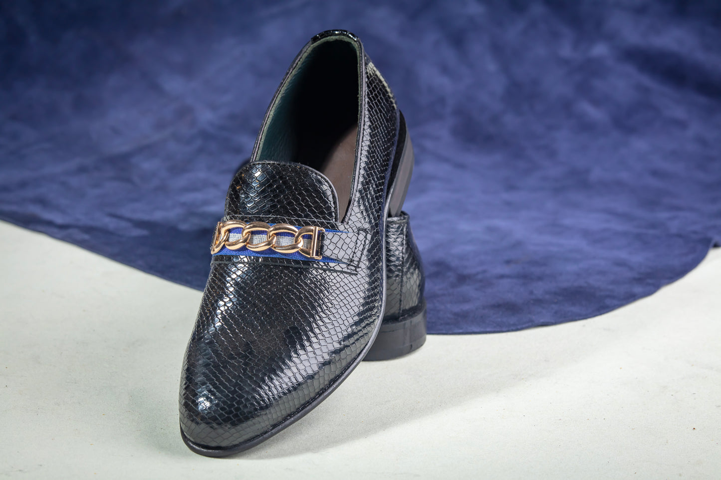 BLACK REPTILE LOAFER