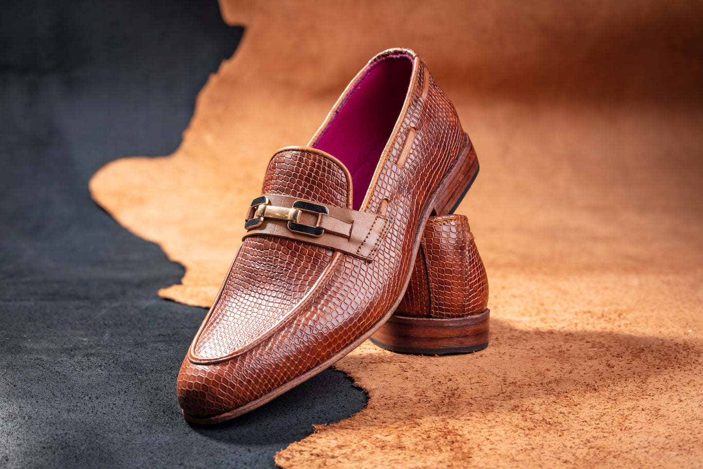 ALLIGATOR SLIP ON