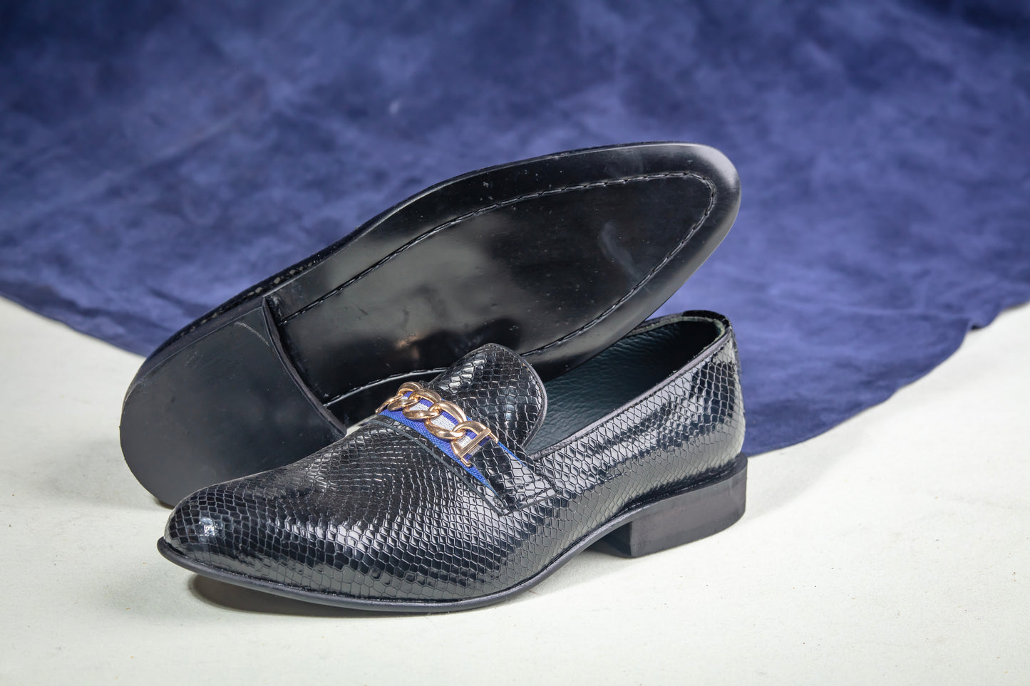 BLACK REPTILE LOAFER