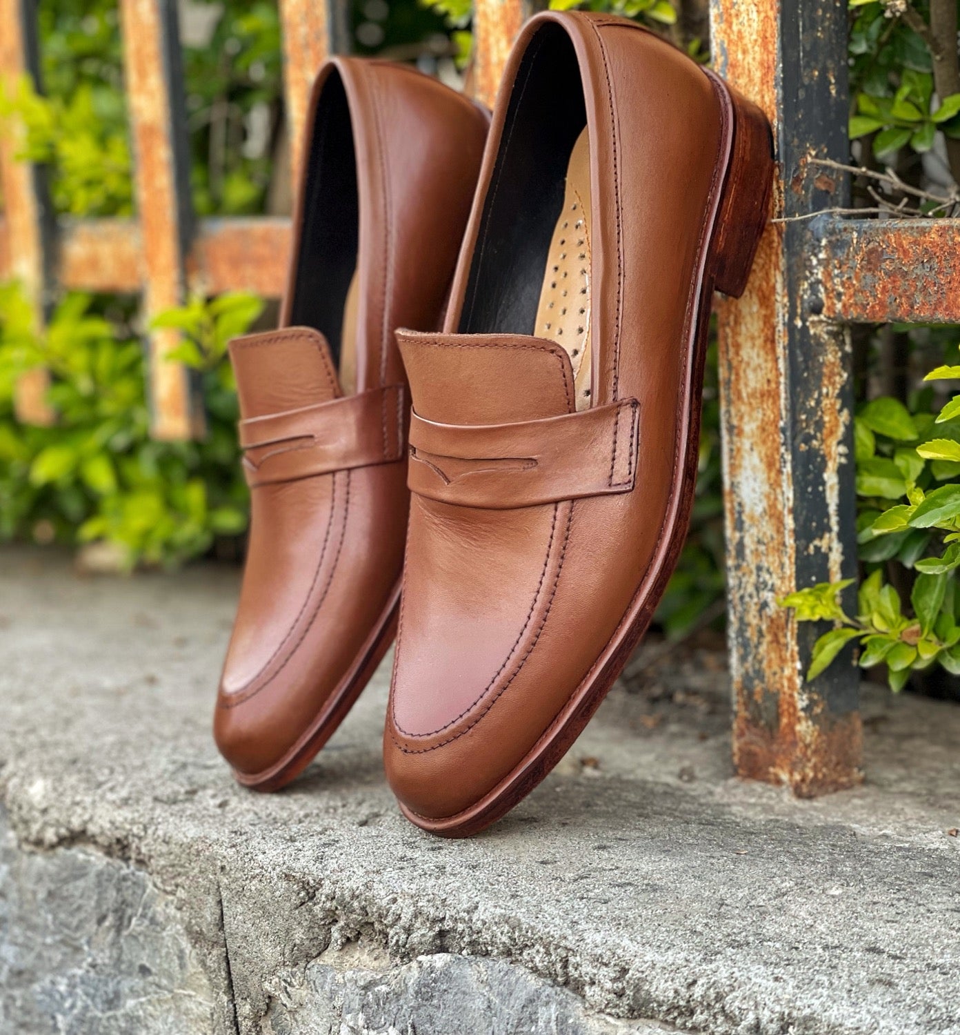 AMERICAN LOAFER